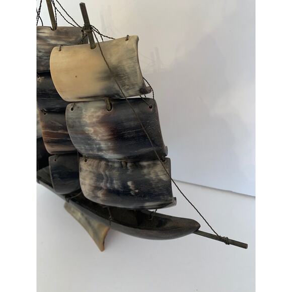 Vintage Wooden Clipper Ship Three Masts Lacquered Finish 11 1/4"h x 14"l - Picture 6 of 10